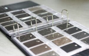 Natuurlijke materialen en stalen voor een tijdloos interieur creëren door Straight Interior Design.