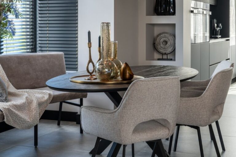 De oplevering van een luxe interieur voor een woonkamer