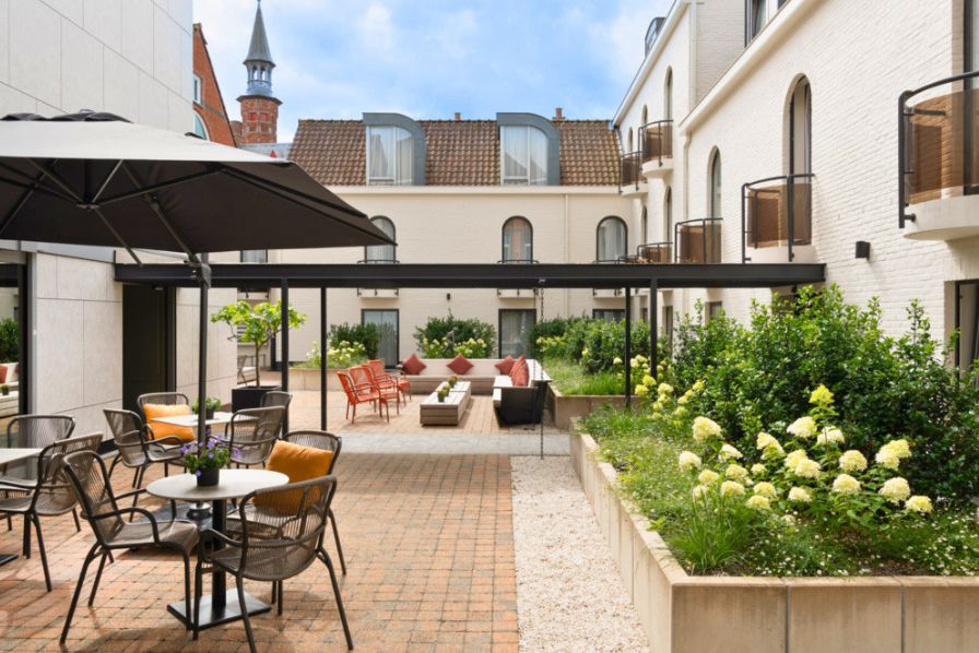 Inrichting van een terras in Den Haag